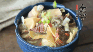 加翠綠的蔥花點綴一下就可以啦。