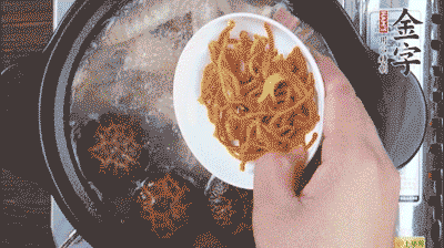 放蟲草花再煮10分鐘。