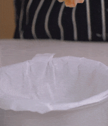 放到容器中，30-36攝氏度的地方發(fā)酵2次。