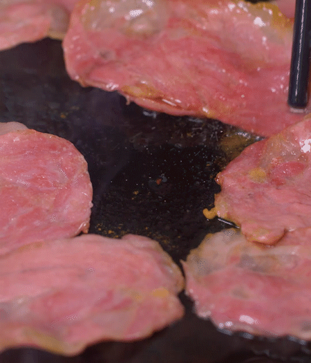 金字淡火腿用黃油/橄欖油煎熟。