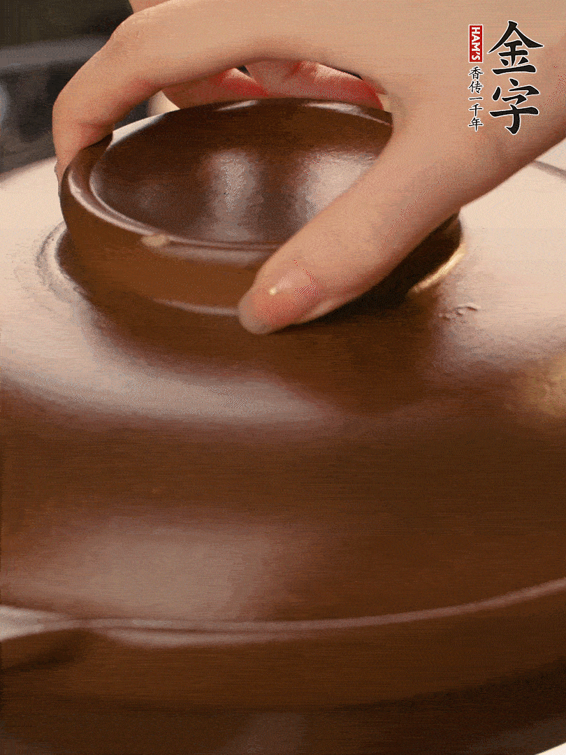 再下日本豆腐煮3分鐘。