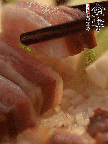 轉(zhuǎn)小火，繼續(xù)蓋蓋子燜2-3分鐘。