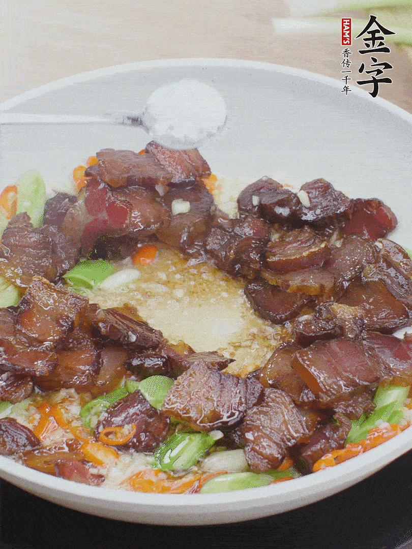 下醬油肉，一點(diǎn)生抽、白糖調(diào)味。