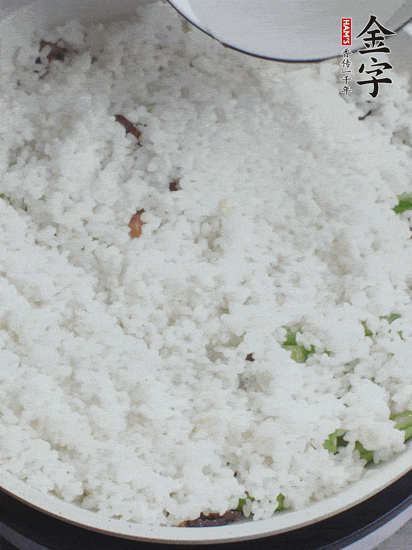 放一碗水，蓋蓋燜煮。