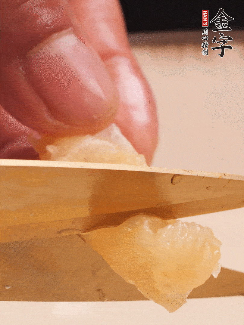 取出放入清水中，清洗表面，再剪成小段