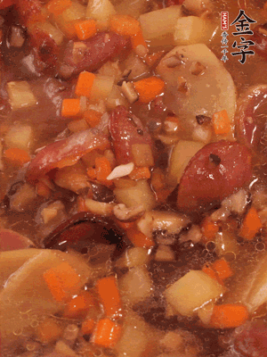 加大半碗水，沒過大部分食材